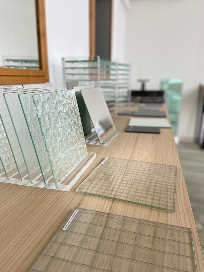 Miroiterie Menuiserie Glavercoba, Magasin De Fenêtres à Biarritz