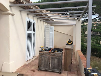 sasu gallo, Magasin de Fenêtres à Tavernes