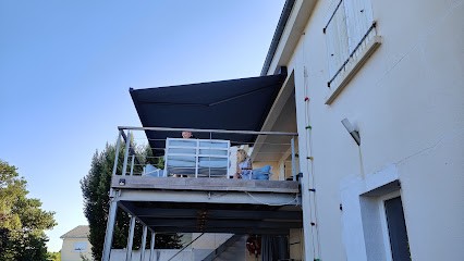 Komilfo Burgeot Stores à La Rochelle - Pergolas, Stores, Fenêtres, Menuiseries, Magasin de Fenêtres à Puilboreau