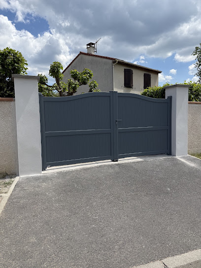 Groupe Bleu Renov Expert Conseil Fenetrea, Magasin De Fenêtres à Pont-du-Château