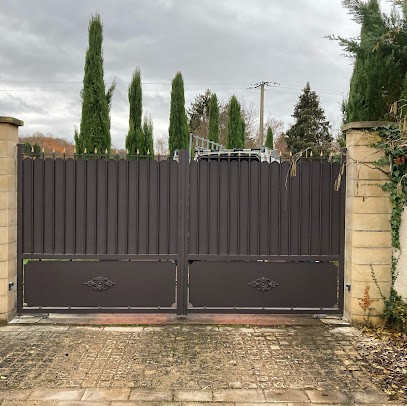 Atelier Vincent SABATO, Magasin de Fenêtres à Thizy-les-Bourgs