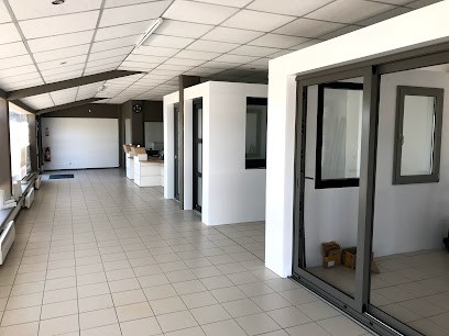 MENUISERIES + à Teteghem - Spécialiste De L'ouverture Fermeture Du Bâtiment, Magasin de Fenêtres à Téteghem-Coudekerque-Village